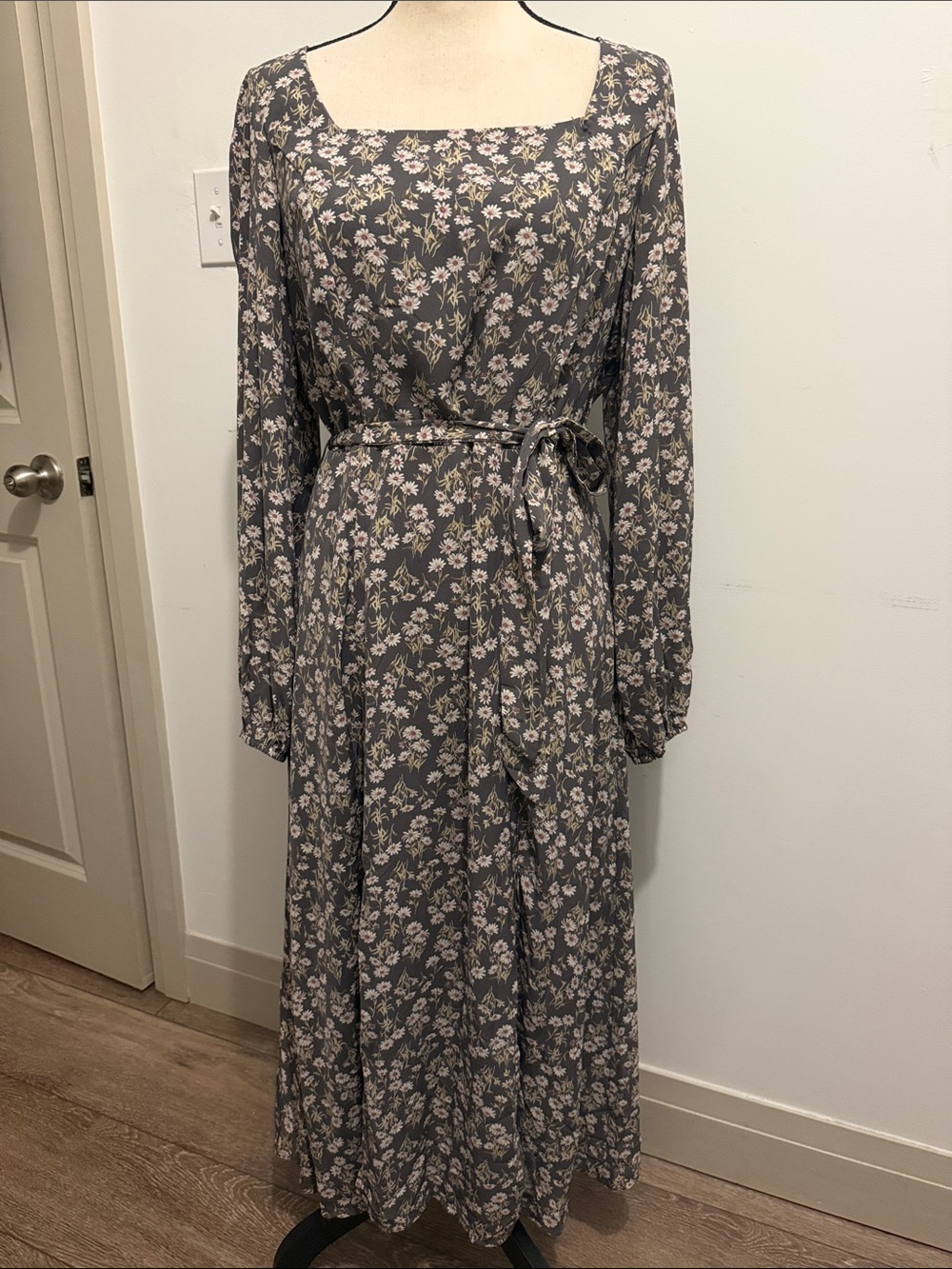 She + Sky Gray Floral Square-Neck Maxi Dress Large